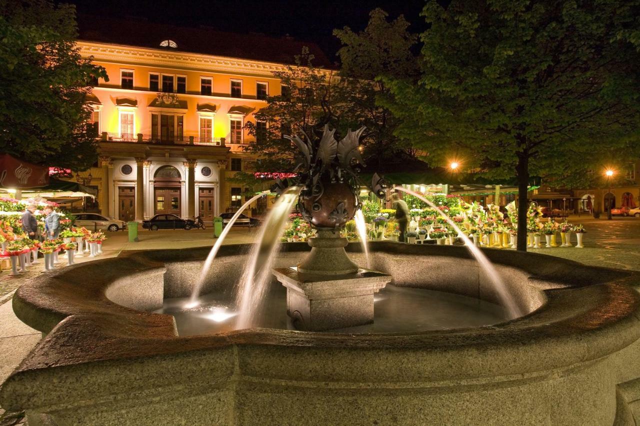 Solny Square Aparthotel Wrocław Exterior foto